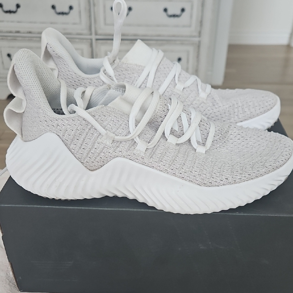 Adidas AlphaBounce